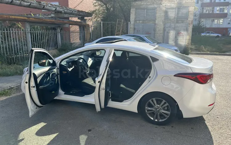 Hyundai Elantra 2015 года за 7 000 000 тг. в Атырау