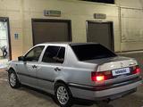 Volkswagen Vento 1993 года за 1 100 000 тг. в Уральск – фото 4