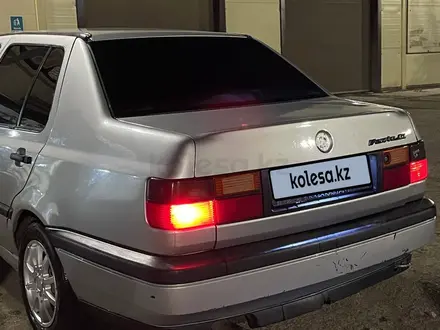 Volkswagen Vento 1993 года за 1 100 000 тг. в Уральск – фото 5