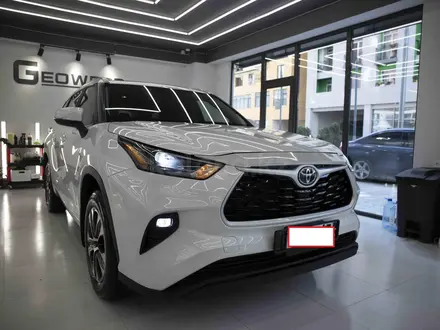 Toyota Highlander 2023 года за 27 000 000 тг. в Алматы