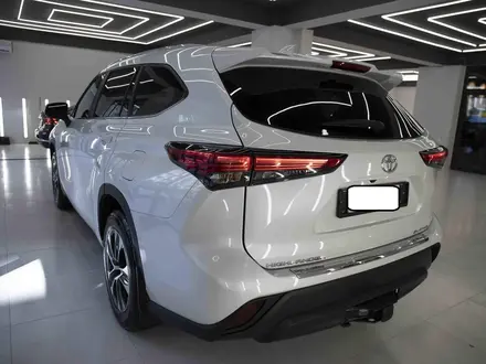 Toyota Highlander 2023 года за 27 000 000 тг. в Алматы – фото 2