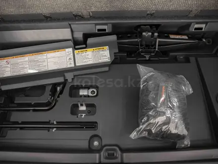Toyota Highlander 2023 года за 27 000 000 тг. в Алматы – фото 13