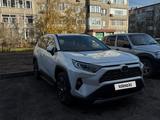 Toyota RAV4 2021 года за 18 000 000 тг. в Павлодар