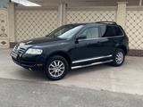 Volkswagen Touareg 2003 года за 4 500 000 тг. в Шымкент