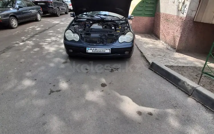 Mercedes-Benz C 180 2002 года за 2 000 000 тг. в Алматы