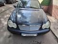 Mercedes-Benz C 180 2002 года за 2 000 000 тг. в Алматы – фото 3