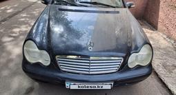 Mercedes-Benz C 180 2002 года за 2 200 000 тг. в Алматы – фото 3