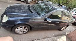 Mercedes-Benz C 180 2002 года за 2 200 000 тг. в Алматы – фото 4