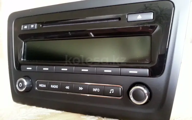 Штатный магнитофон шкода рапид с aux за 15 000 тг. в Астана