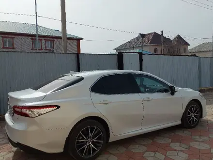 Toyota Camry 2021 года за 17 500 000 тг. в Атырау – фото 21