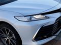 Toyota Camry 2021 года за 17 500 000 тг. в Атырау – фото 4
