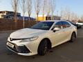 Toyota Camry 2021 года за 17 500 000 тг. в Атырау