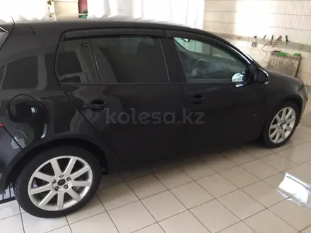 Volkswagen Golf 2004 года за 1 800 000 тг. в Атырау – фото 4