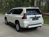 Toyota Land Cruiser Prado 2021 года за 25 500 000 тг. в Актобе – фото 4