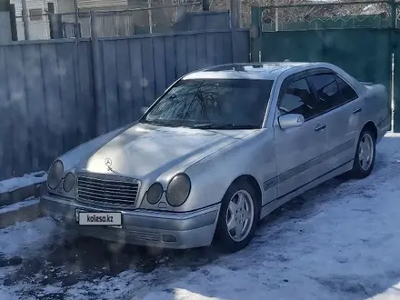 Mercedes-Benz E 280 1999 года за 3 800 000 тг. в Алматы – фото 2