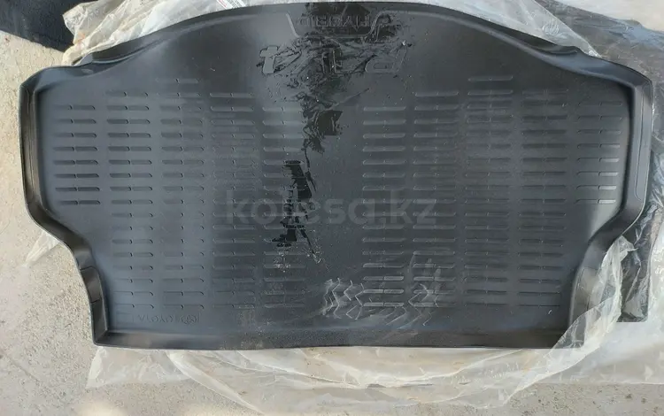 Оригинальный резиновые Коврик, полик для багажника TOYOTA RAV4 hybrid за 32 000 тг. в Алматы