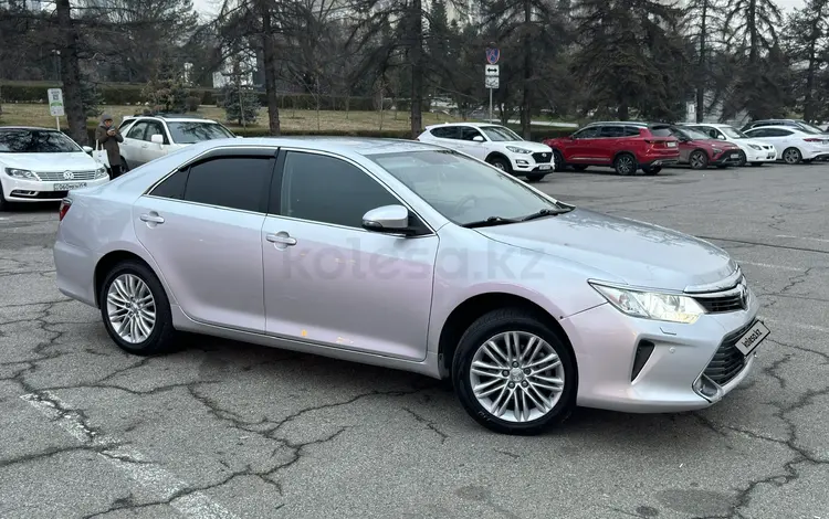 Toyota Camry 2015 годаfor10 700 000 тг. в Алматы