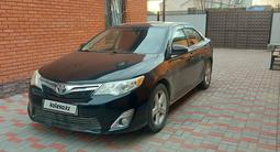 Toyota Camry 2013 года за 7 800 000 тг. в Актобе – фото 2