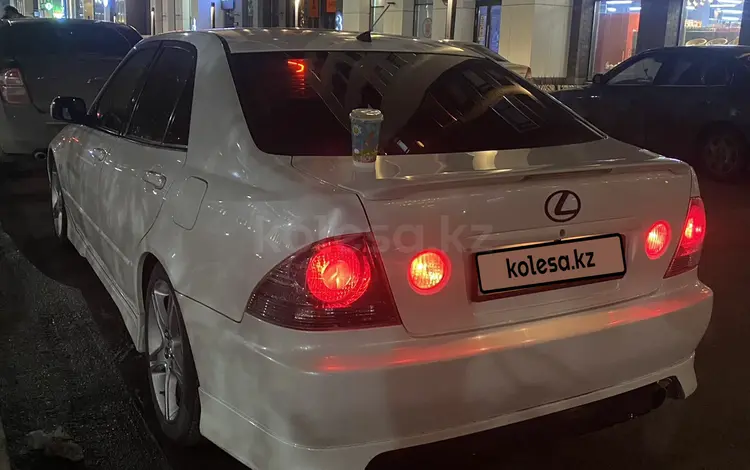 Toyota Altezza 2004 года за 4 350 000 тг. в Астана