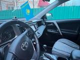 Toyota RAV4 2018 года за 11 000 000 тг. в Уральск – фото 4