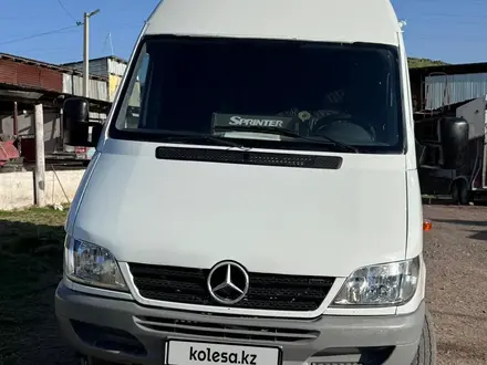 Mercedes-Benz Sprinter 2004 года за 6 800 000 тг. в Алматы – фото 5