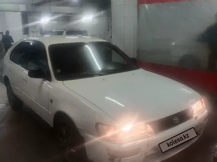 Toyota Corolla 1997 года за 1 700 000 тг. в Астана – фото 2