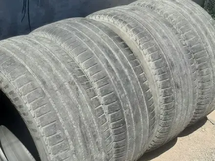 Шины Nokian 285/60/R18, на сезон, сняты с крузака за 10 000 тг. в Алматы