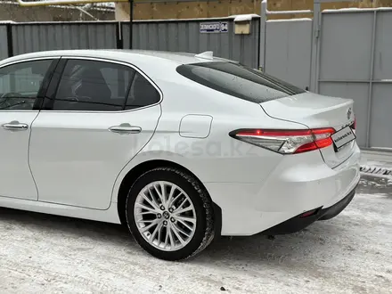 Toyota Camry 2018 года за 14 200 000 тг. в Алматы – фото 7