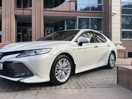 Toyota Camry 2018 годаүшін12 300 000 тг. в Алматы