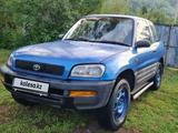 Toyota RAV4 1995 годаүшін3 100 000 тг. в Усть-Каменогорск