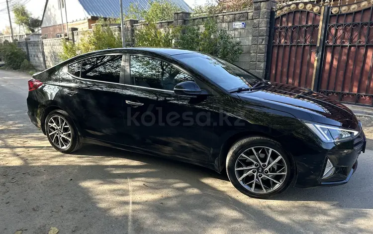 Hyundai Elantra 2019 годаүшін8 500 000 тг. в Алматы