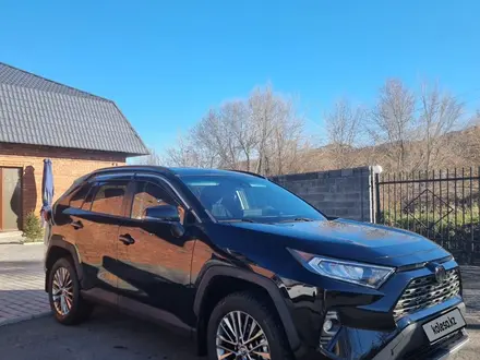 Toyota RAV4 2021 годаүшін15 500 000 тг. в Усть-Каменогорск – фото 3