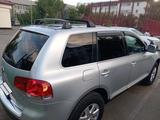 Volkswagen Touareg 2003 года за 5 000 000 тг. в Астана – фото 2