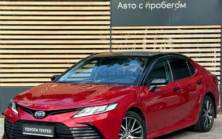 Toyota Camry 2022 года за 14 290 000 тг. в Алматы