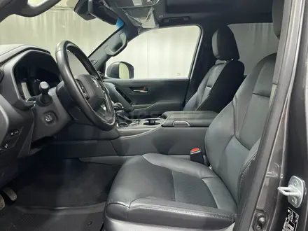 Toyota Land Cruiser Premium 2023 года за 52 900 000 тг. в Алматы – фото 12