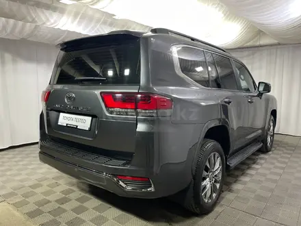 Toyota Land Cruiser Premium 2023 года за 52 900 000 тг. в Алматы – фото 17