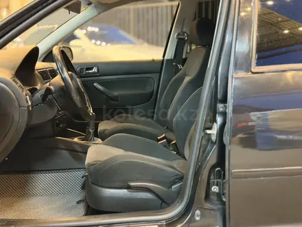 Volkswagen Golf 2002 года за 2 450 000 тг. в Тараз – фото 12