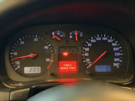 Volkswagen Golf 2002 года за 2 450 000 тг. в Тараз – фото 15