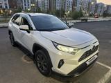 Toyota RAV4 2023 года за 20 000 000 тг. в Астана – фото 2
