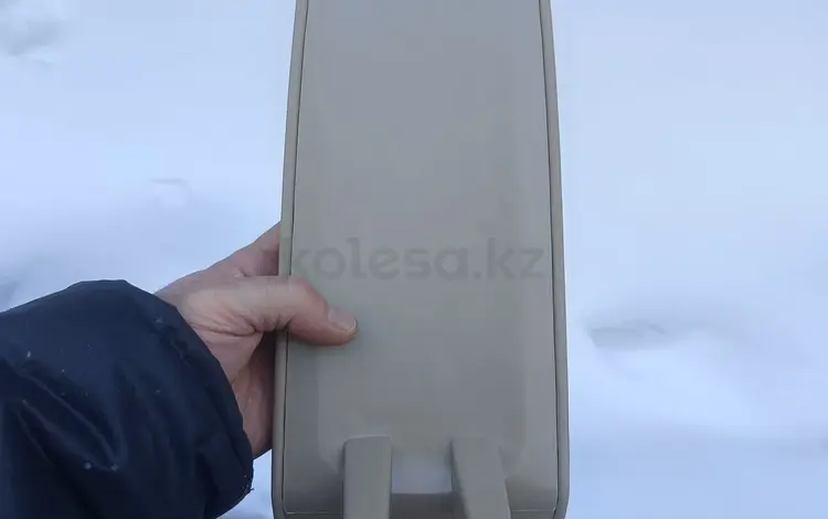 Подлокотник за 4 000 тг. в Астана