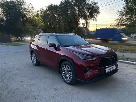 Toyota Highlander 2022 года за 35 000 000 тг. в Уральск