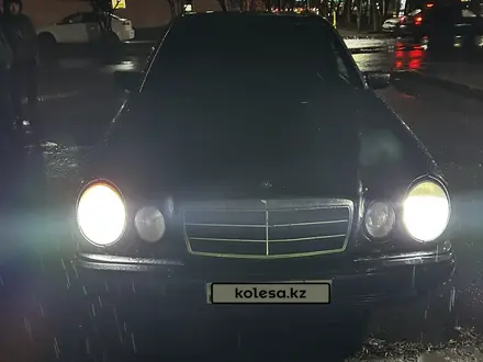 Mercedes-Benz E 280 1997 года за 2 500 000 тг. в Алматы – фото 2