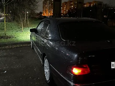 Mercedes-Benz E 280 1997 года за 2 500 000 тг. в Алматы – фото 4