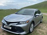 Toyota Camry 2020 года за 13 200 000 тг. в Тараз – фото 2