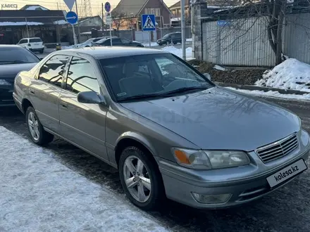 Toyota Camry 2000 года за 3 850 000 тг. в Алматы