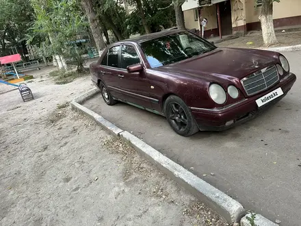 Mercedes-Benz E 230 1996 года за 1 800 000 тг. в Тараз