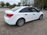 Chevrolet Cruze 2013 года за 2 600 000 тг. в Караганда – фото 4