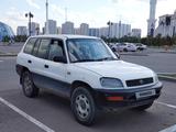 Toyota RAV4 1997 года за 2 300 000 тг. в Астана – фото 3