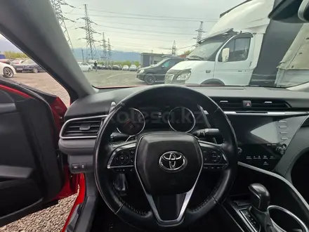 Toyota Camry 2019 года за 8 512 200 тг. в Алматы – фото 10