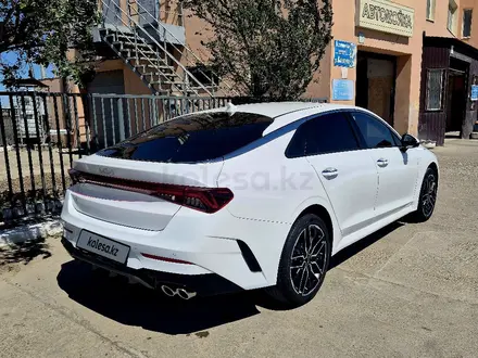 Kia K5 2025 года за 15 300 000 тг. в Атырау – фото 2